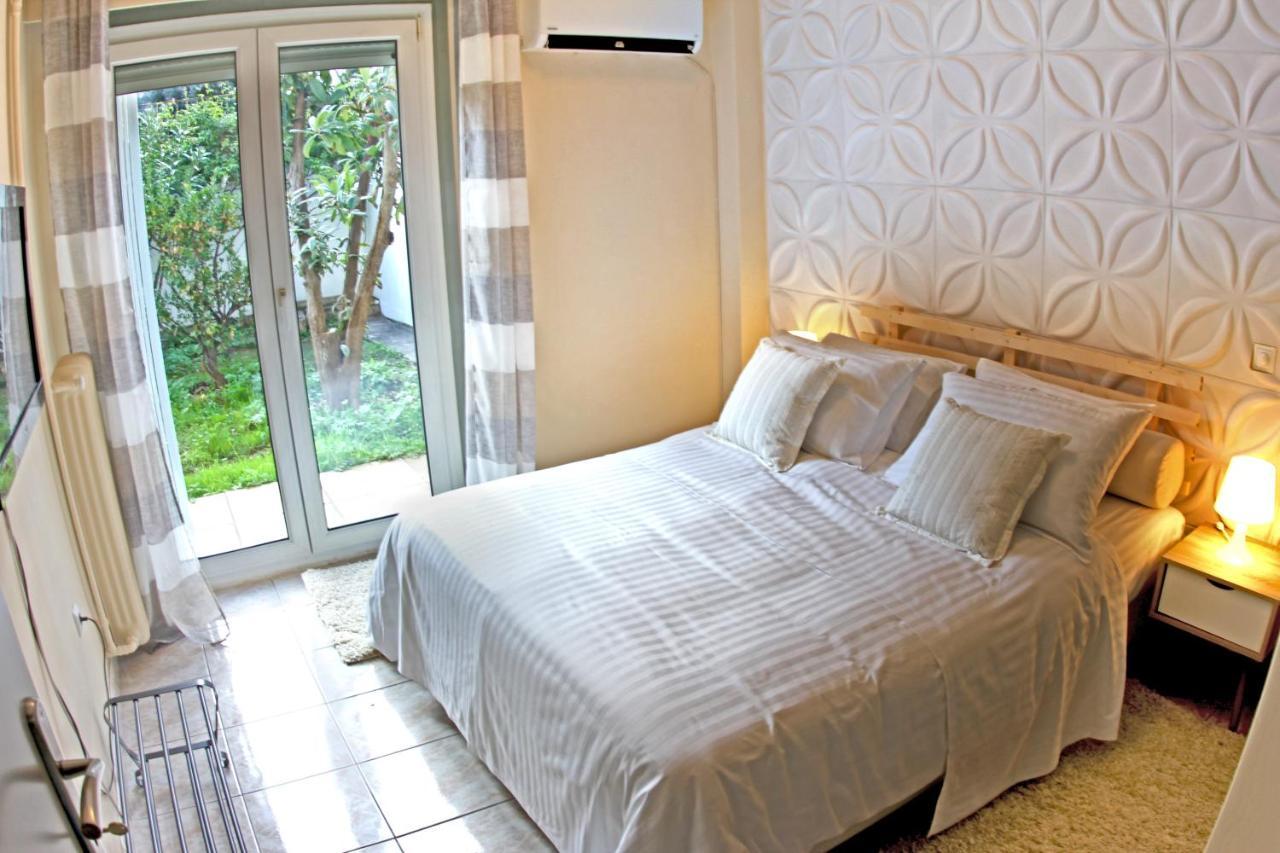 Stylish City Center Garden Apartment Atenas Exterior foto